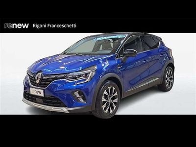 Usata Renault Captur Techno 101 CV (74 kW) 2023 Blu scuro SUV