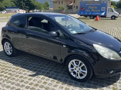 Usata Opel Corsa Sport 90 CV (66 kW) 2009 Utilitaria