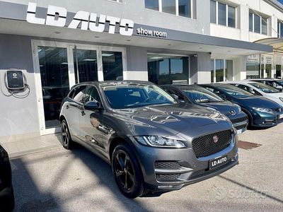 Usata Jaguar F-Pace R-Sport 241 CV (177 kW) 2017 Grigio SUV