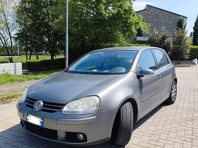 Begagnad VW Golf IV Trendline 115 HK (84 kW) 2006 Grå Sedan