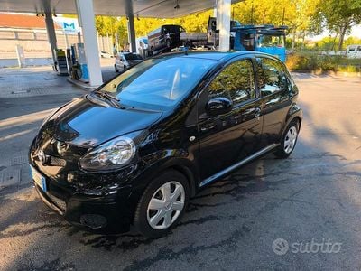 Usata Toyota Aygo Connect Style 68 CV (50 kW) 2011 Nero Utilitaria