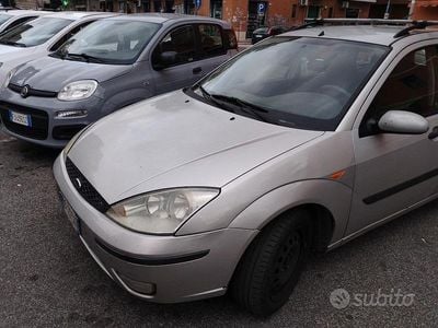 Usata Ford Focus 110 CV (80 kW) 2002 Grigio Station wagon