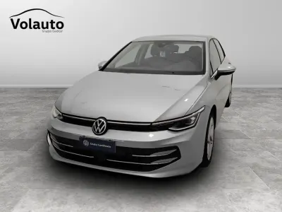 Usata VW Golf VIII Style 150 CV (110 kW) 2025 Argento Utilitaria