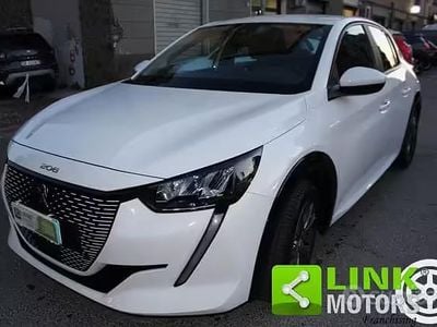 Usata Peugeot e-208 Active 100 kW (136 CV) 2021 Bianco Utilitaria