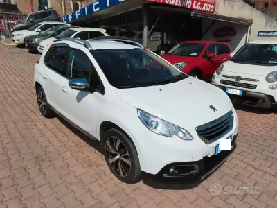 Usata Peugeot 2008 Allure 120 CV (88 kW) 2015 Bianco SUV