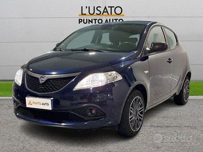 Usata Lancia Ypsilon 69 CV (50 kW) 2018 Blu Utilitaria