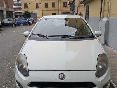 Usata Fiat Punto Pop 69 CV (50 kW) 2012 Bianco Berlina