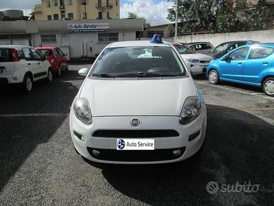 Usata Fiat Punto Young 78 CV (57 kW) 2013 Bianco pastello Utilitaria