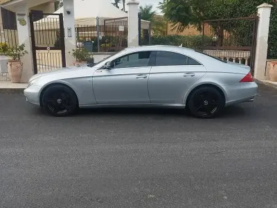 Usata Mercedes CLS320 224 CV (164 kW) 2007 Grigio Coupé