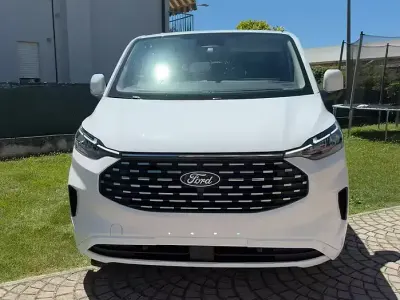 Usata Ford Tourneo Custom Titanium 170 CV (125 kW) 2024 Bianco Furgone