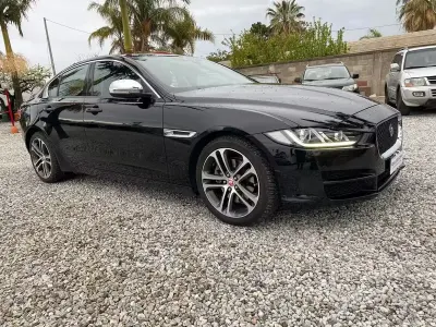 Usata Jaguar XE 180 CV (132 kW) 2016 Berlina
