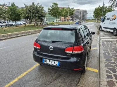 Usata VW Golf VI Comfortline 105 CV (77 kW) 2010 Nero Utilitaria
