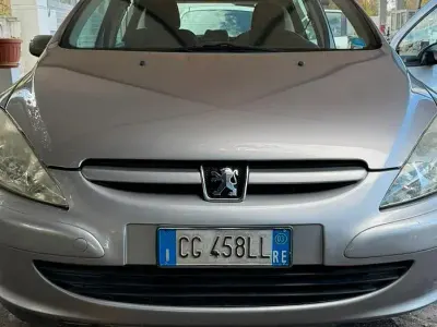 Usata Peugeot 307 68 CV (50 kW) 2003 Grigio Utilitaria