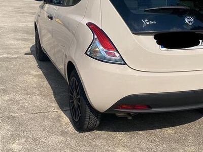 Usata Lancia Ypsilon 69 CV (50 kW) 2019 Marrone Utilitaria