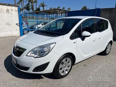 Usata Opel Meriva 101 CV (74 kW) 2011 Bianco Monovolume