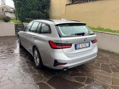 Usata BMW 330e Advantage 184 CV (135 kW) 2021 Argento Station wagon