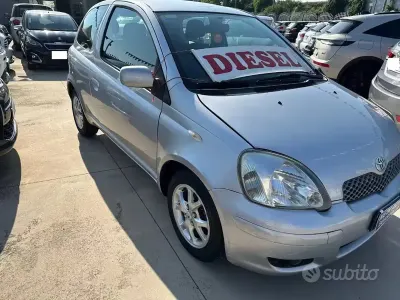 Usata Toyota Yaris Sol 75 CV (55 kW) 2005 Grigio Utilitaria