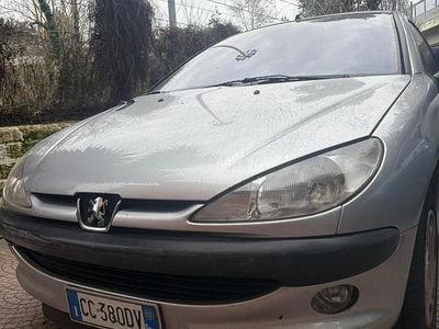 Usata Peugeot 206 70 CV (51 kW) 2002 Grigio Utilitaria