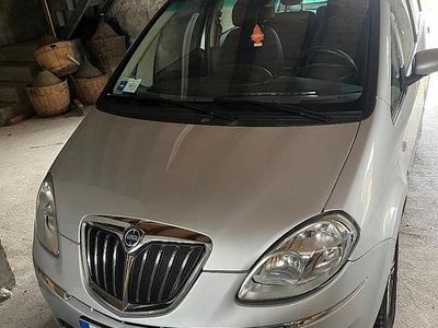 Usata Lancia Musa 95 CV (69 kW) 2008 Grigio Monovolume