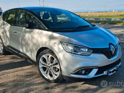 Usata Renault Scénic IV 120 CV (88 kW) 2020 Grigio Monovolume