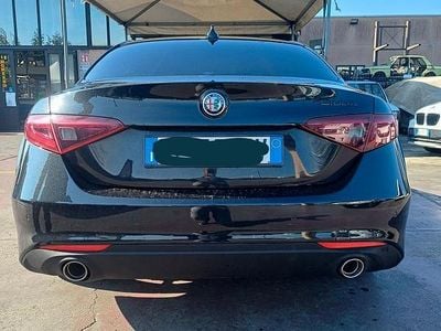 Usata Alfa Romeo Giulia 150 CV (110 kW) 2018 Nero Berlina