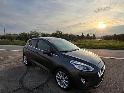 Grigio Usata 2019 Ford Fiesta Titanium Berlina | 9800 € (Buon prezzo)