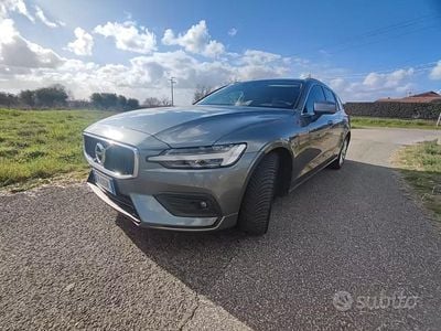 Usata Volvo V60 Business Edition 150 CV (110 kW) 2019 Grigio Station wagon