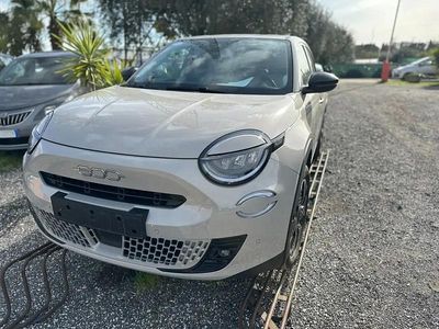 Usata Fiat 600 La Prima 110 CV (80 kW) 2025 Beige SUV