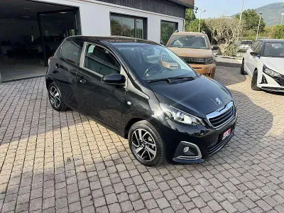 Usata Peugeot 108 Allure 72 CV (52 kW) 2021 Nero Utilitaria