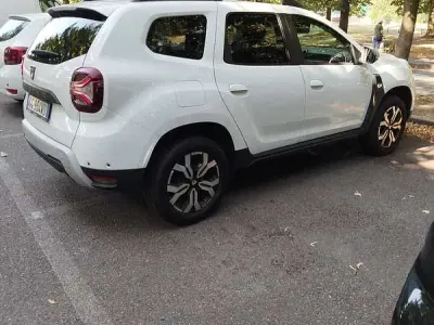 Usata Dacia Duster Prestige 101 CV (74 kW) 2021 Bianco SUV