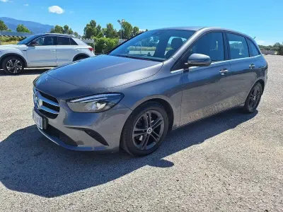 Usata Mercedes B180 Elegance 116 CV (85 kW) 2019 Grigio Utilitaria