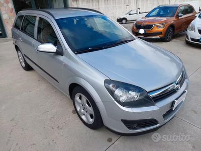 Usata Opel Astra Enjoy 101 CV (74 kW) 2007 Grigio Station wagon
