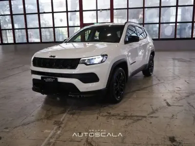 Usata Jeep Compass Night Eagle 131 CV (96 kW) 2023 Alphine white SUV