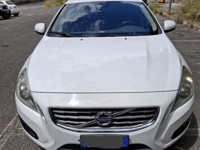 Usata Volvo V60 Momentum 163 CV (119 kW) 2012 Bianco Station wagon