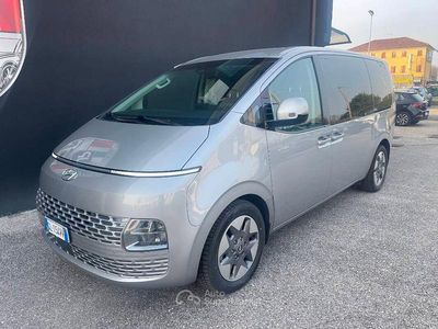 Usata Hyundai Staria 177 CV (130 kW) 2023 Grigio Monovolume