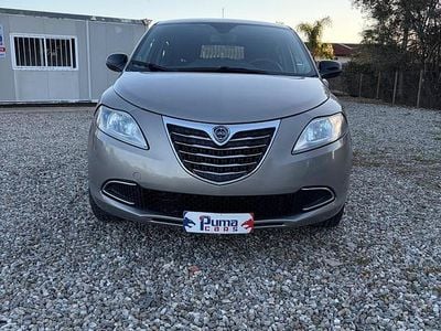 Begagnad Lancia Ypsilon S 85 HK (62 kW) 2012 Brun Halvkombi