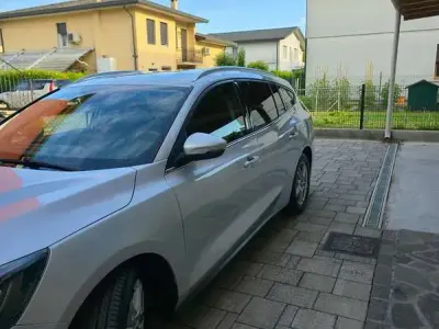 Usata Ford Focus 95 CV (69 kW) 2020 Grigio Station wagon
