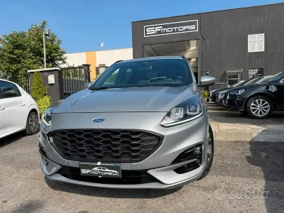 Begagnad Ford Kuga ST-Line 120 HK (88 kW) 2022 Grå SUV