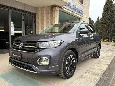 Usata VW T-Cross R-line 95 CV (69 kW) 2021 Grigio SUV