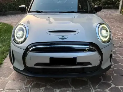 Usata Mini Cooper SE 75 kW (102 CV) 2021 Utilitaria