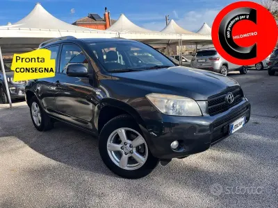 Usata Toyota RAV4 Luxury 136 CV (100 kW) 2006 Grigio SUV