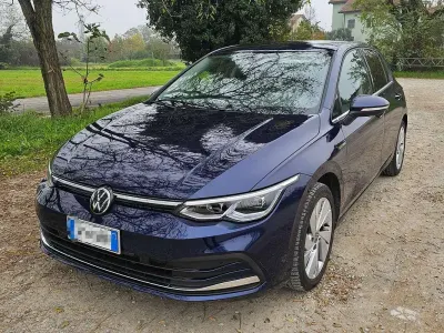 Usata VW Golf VIII Style 131 CV (96 kW) 2023 Blu/azzurro Berlina