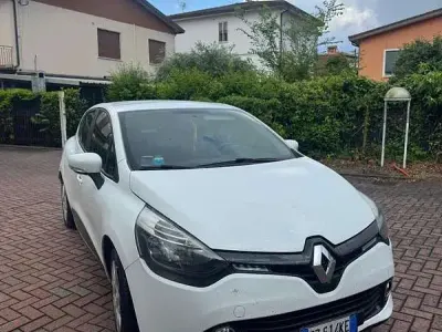 Usata Renault Clio IV 73 CV (53 kW) 2015 Berlina