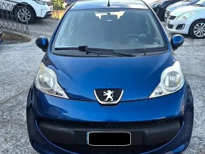 Usata Peugeot 107 68 CV (50 kW) 2008 Bluazzurro Utilitaria