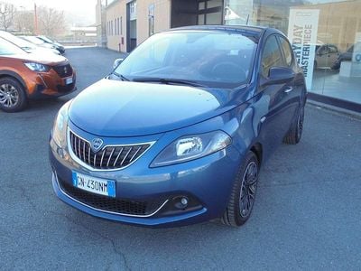 Usata Lancia Ypsilon Gold 69 CV (50 kW) 2021 Argento Utilitaria