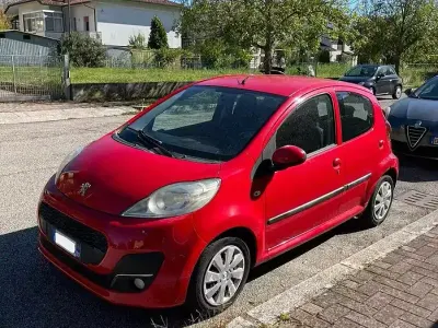 Occasion Peugeot 107 68 ch (50 kW) 2014 Rouge Citadine