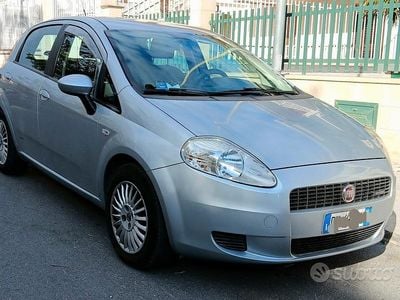 Usata Fiat Grande Punto 75 CV (55 kW) 2008 Grigio Utilitaria