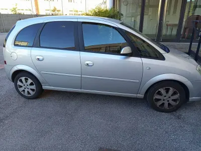 Usata Opel Meriva Club 90 CV (66 kW) 2006 Argento Monovolume