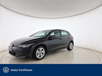 Usata VW Golf VIII Life 116 CV (85 kW) 2025 Grenadill black metallizzato Berlina