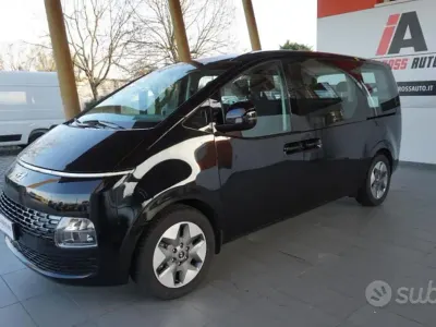 Usata Hyundai Staria 177 CV (130 kW) 2023 Nero Monovolume